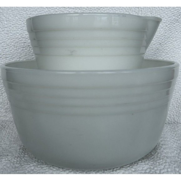 Vintage 1940s PYREX Set Of 2 White Opal Glass Ribbed Mixing Bowls 11c & 4 1/2c - Picture 2 of 16